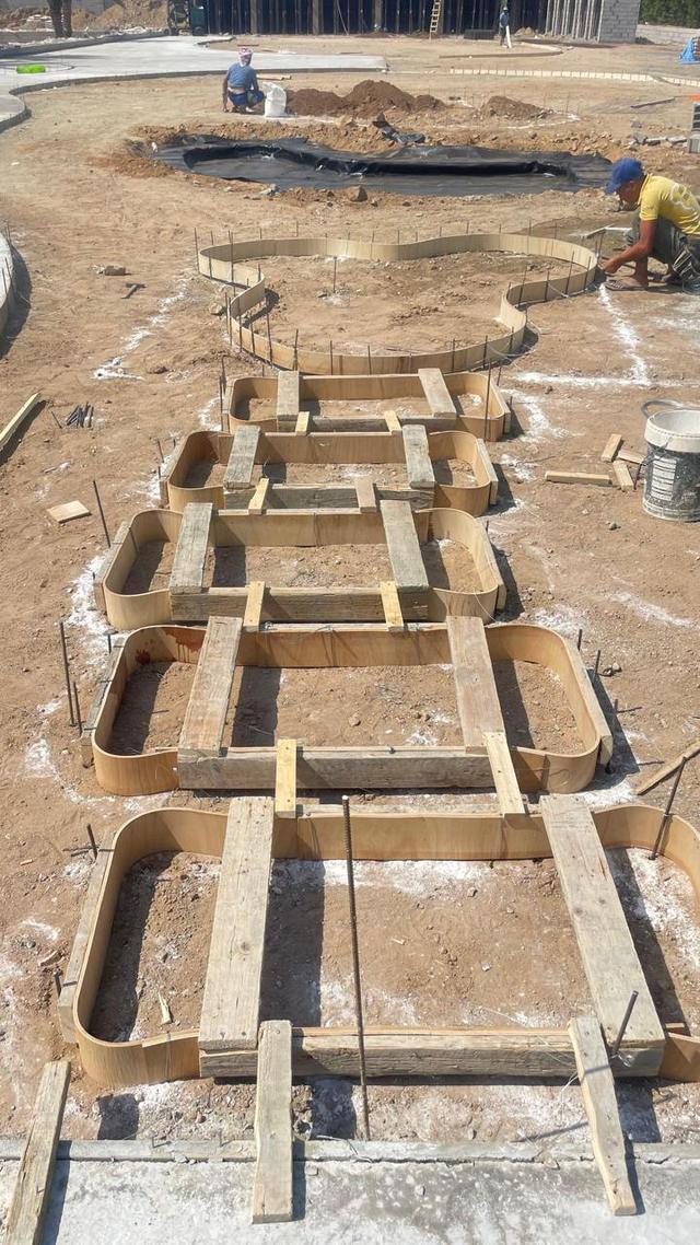 صب القواعد المسلحة